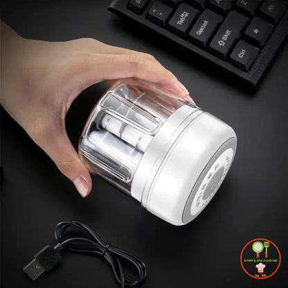 Instant-Hache™, un hachoir électrique puissant et ergonomique. sympamacuisine