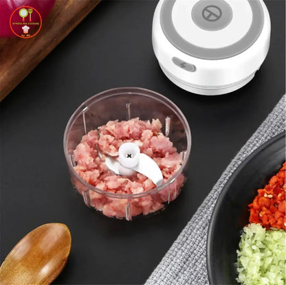 Instant-Hache™, un hachoir électrique puissant et ergonomique. sympamacuisine