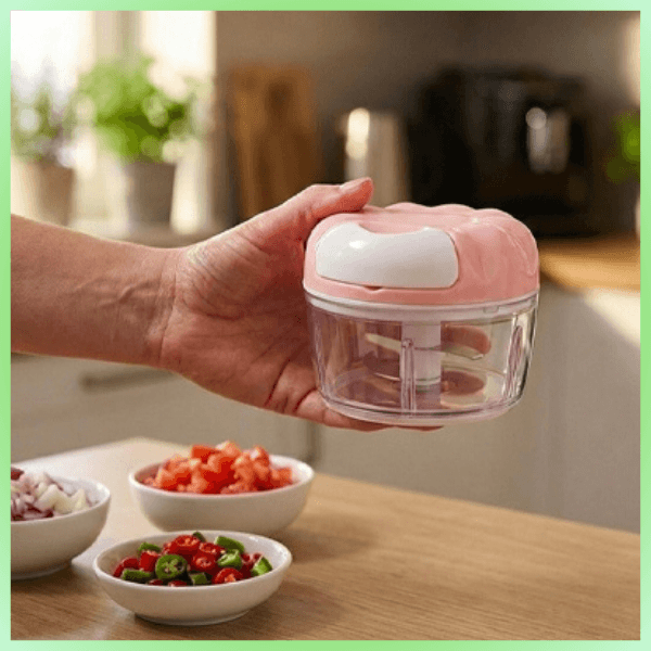 mini hachoir rose compact a porter de main